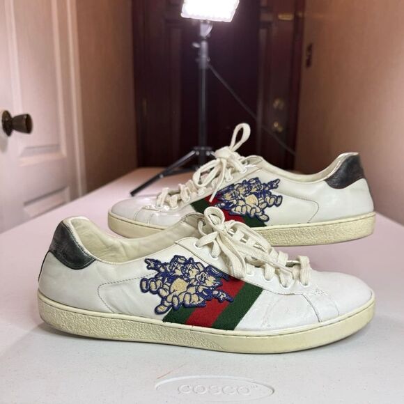Gucci 3 Little Pigs Embroidered Ace White Leather Sneakers
Disney Sz 9.5 - Picture 1 of 13